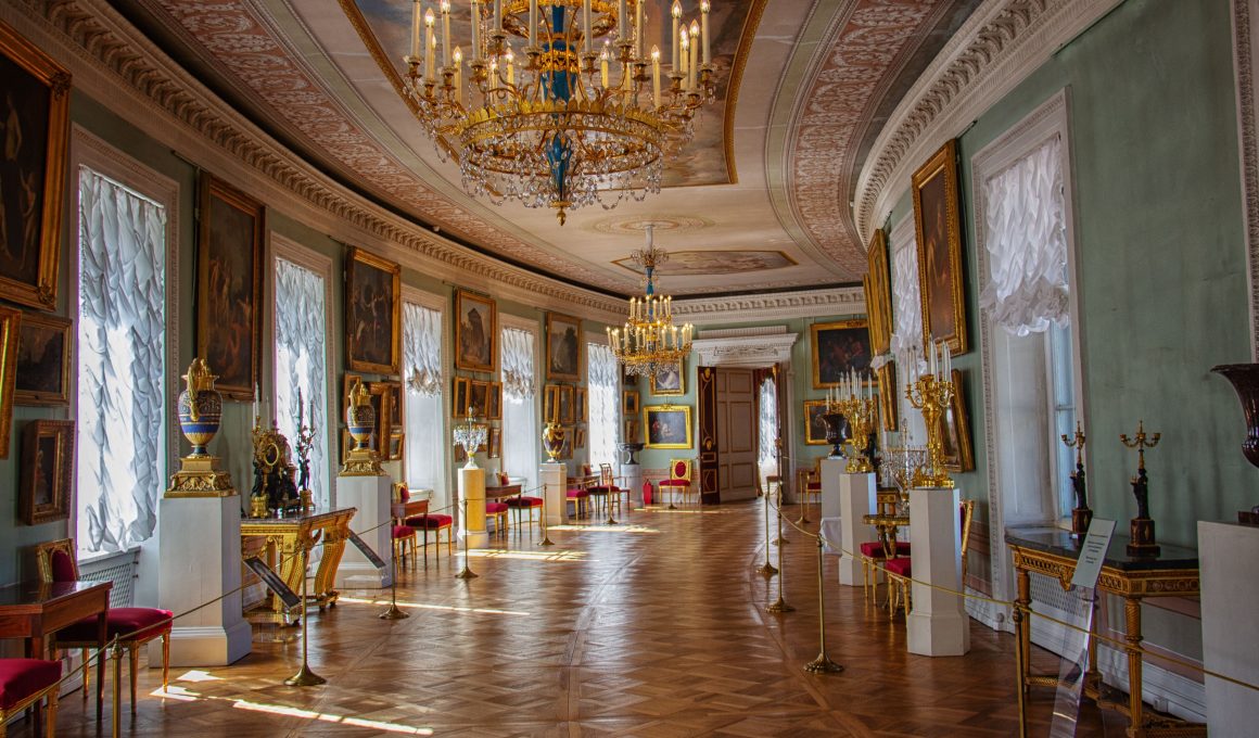 St Petersburg palaces: TOP 10 of the most beautiful palaces to visit